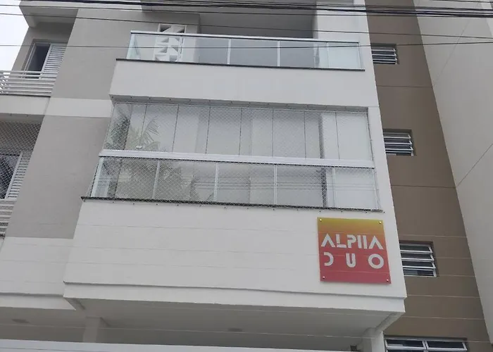 Apto novo, completo e super bem localizado