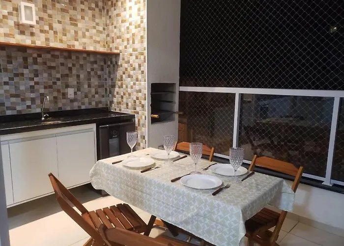 Apto novo, completo e super bem localizado